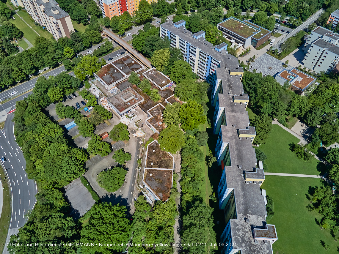 06.07.2021 - Einkaufs- und Wohnzentrum Quiddestraße in Neuperlach